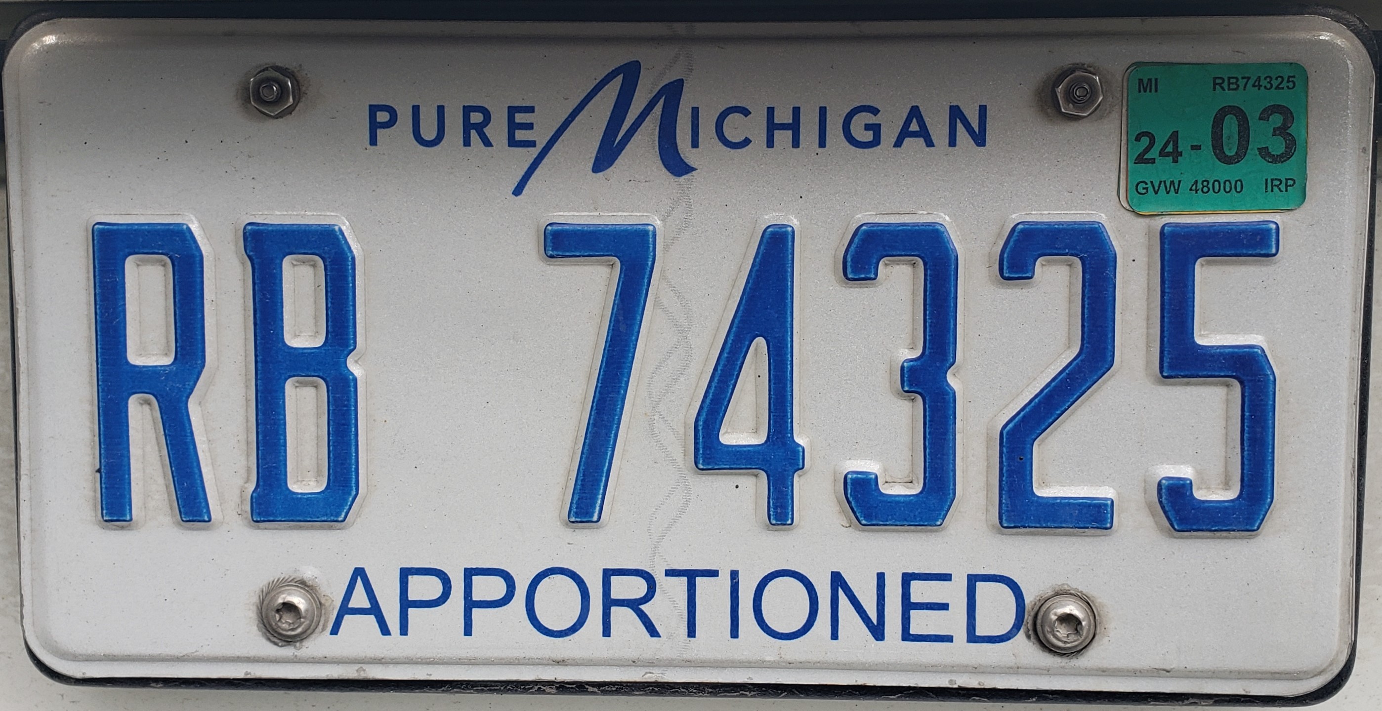 Apportioned license plate design